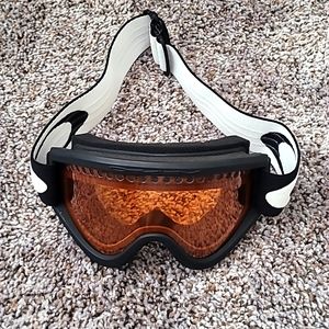 Oakley: Snow Goggles